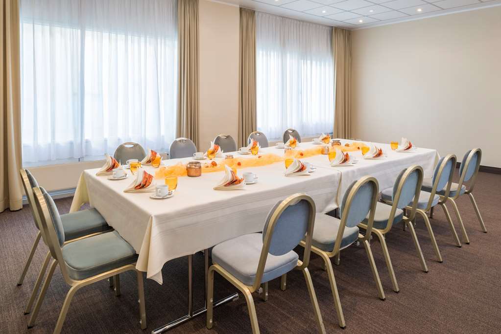 Dormero Hotel Дессау Экстерьер фото