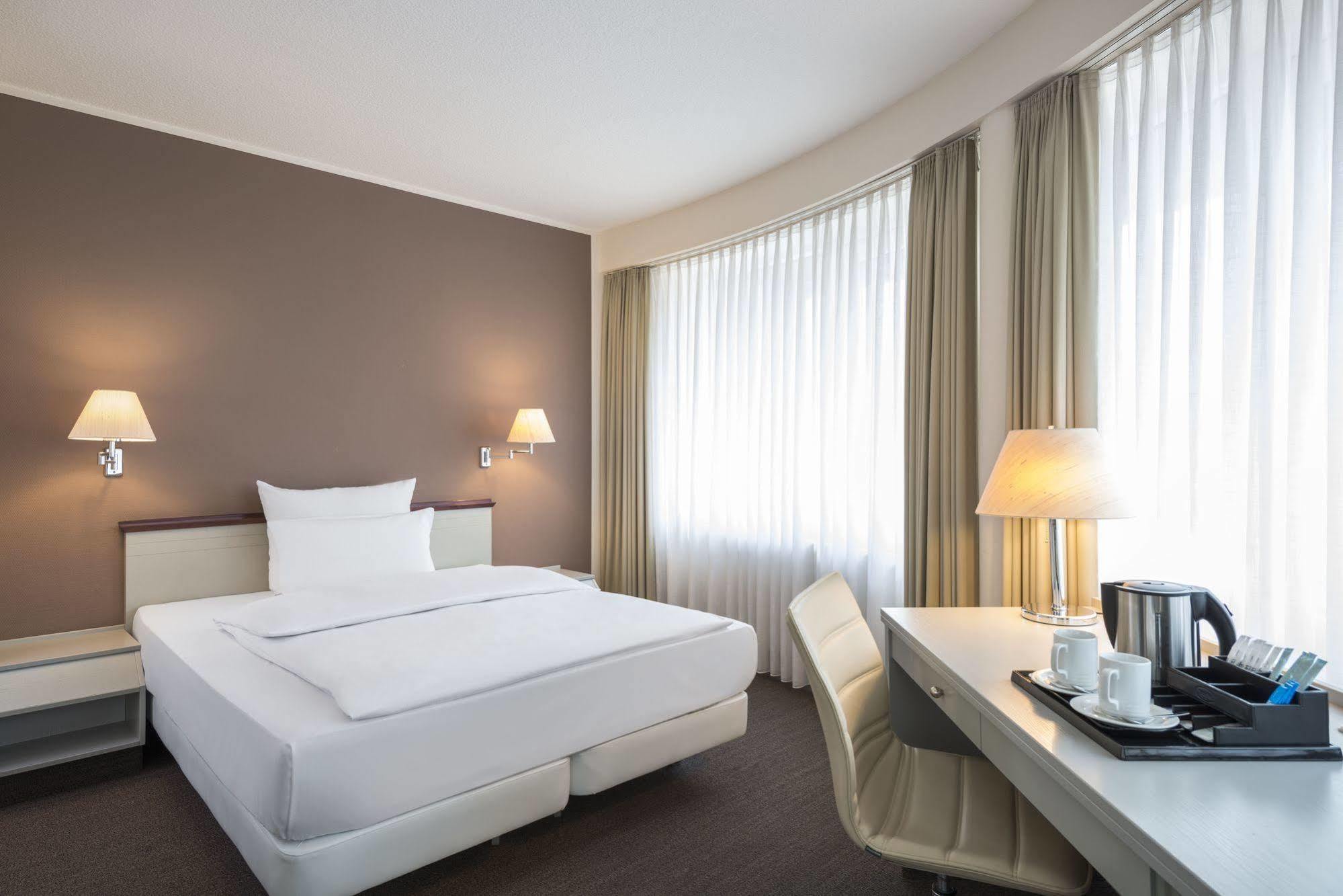 Dormero Hotel Дессау Экстерьер фото