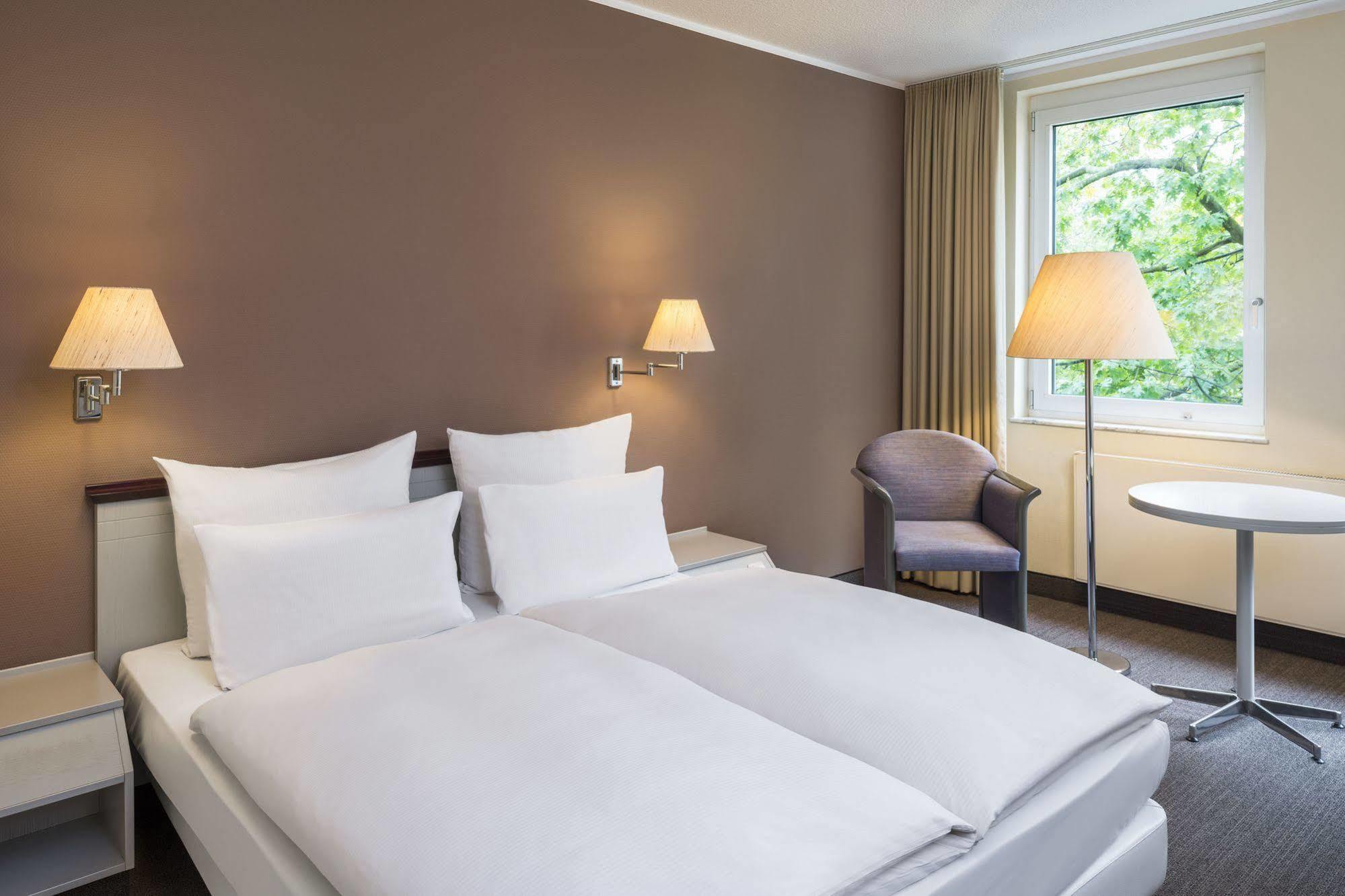 Dormero Hotel Дессау Экстерьер фото