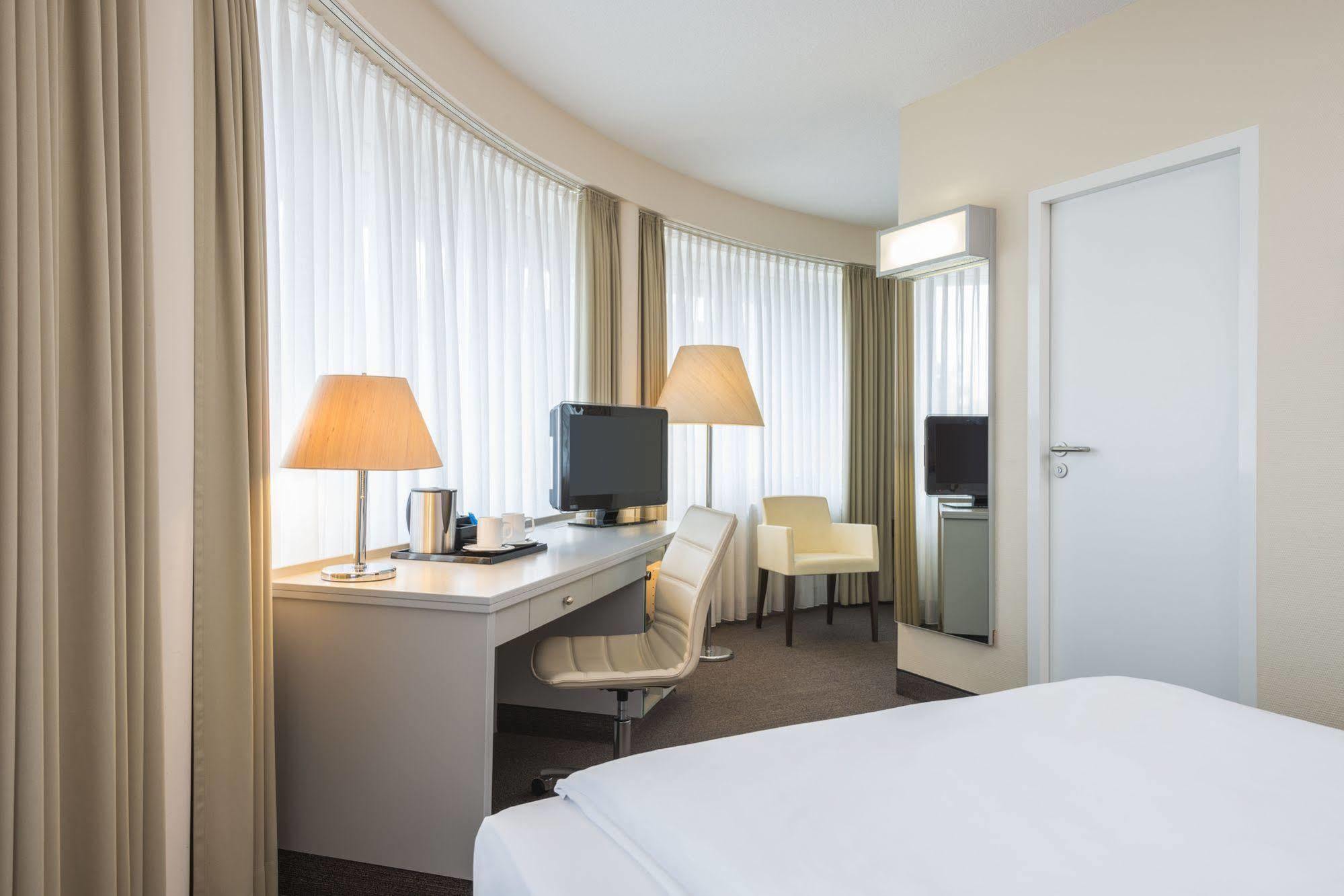 Dormero Hotel Дессау Экстерьер фото