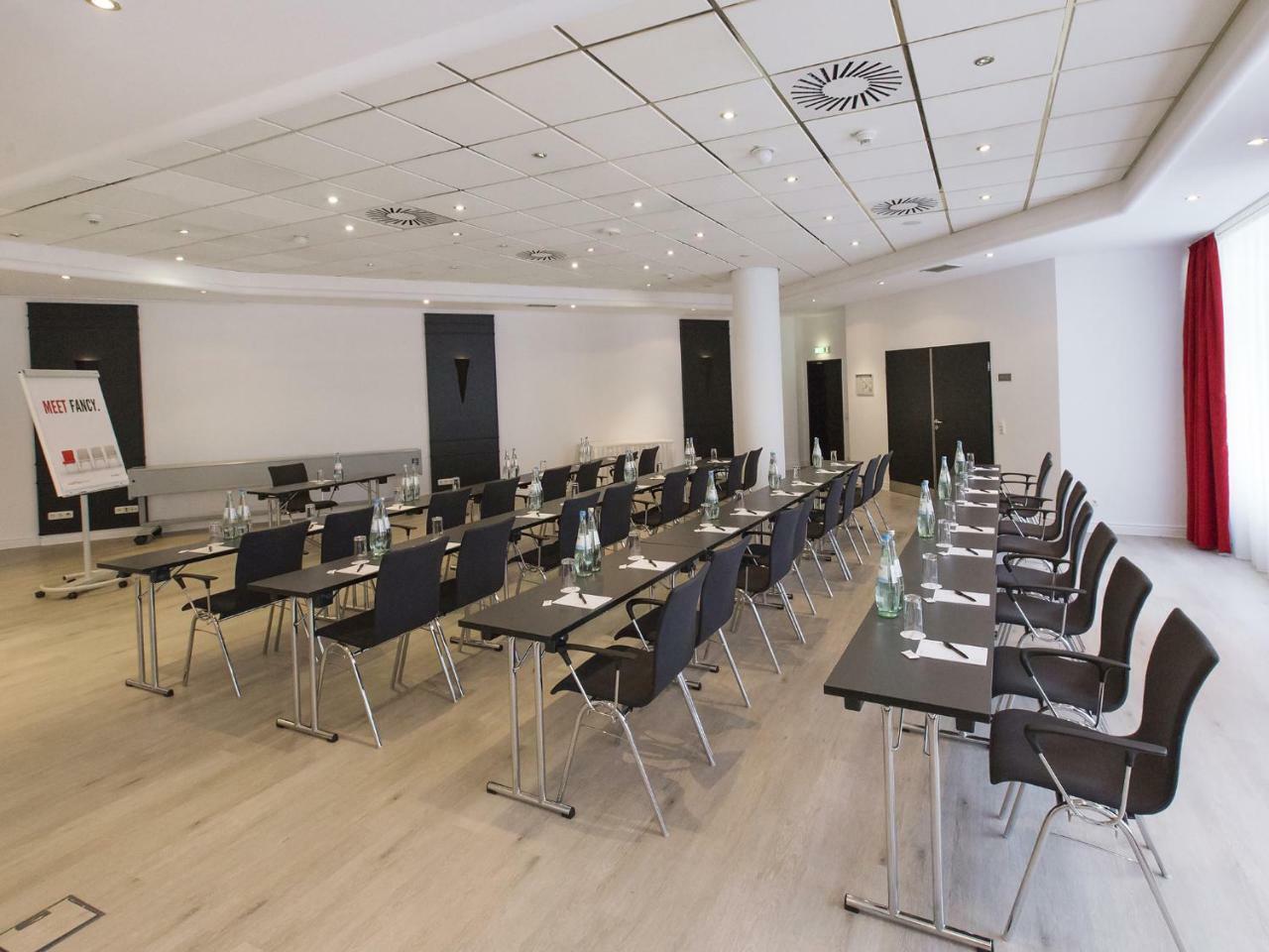 Dormero Hotel Дессау Экстерьер фото